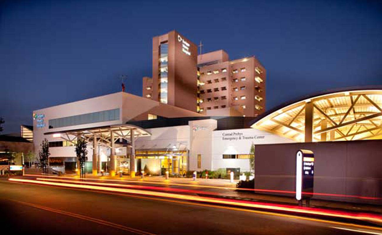 The exterior of Scripps Mercy Hospital San Diego, located just off Highway 163 on 5th Avenue between Washington Street and Lewis Street.